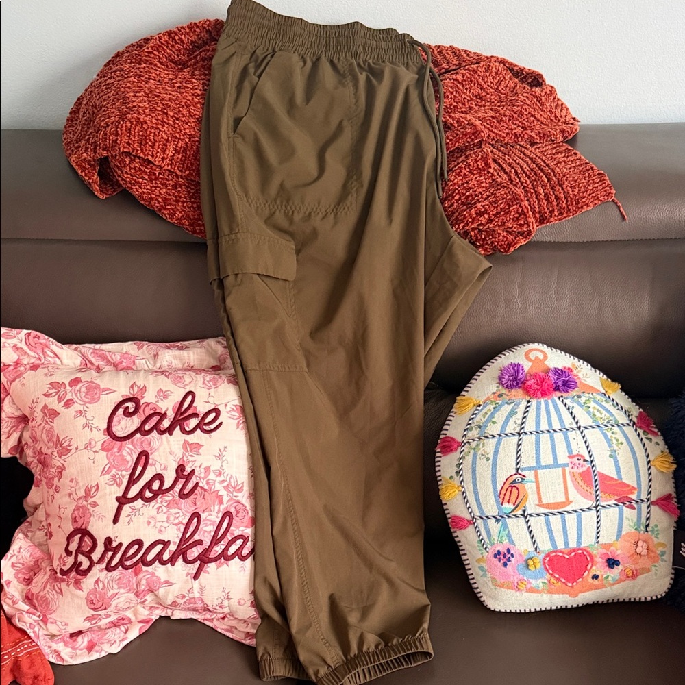 Old Navy Olive Green Cargo Pants